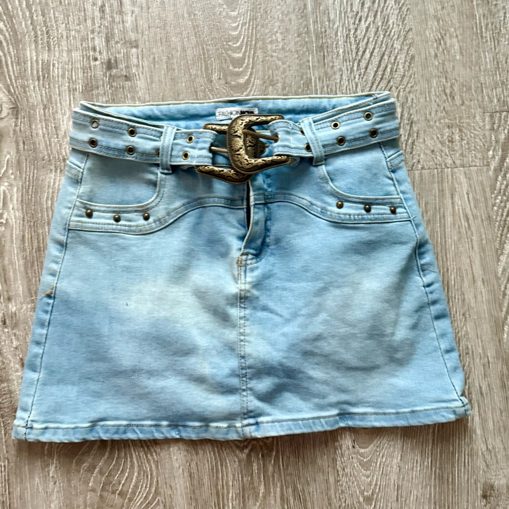 Y2K Cowgirl Denim Mini Skirt w Western Buckle Belt – Fashion Nova